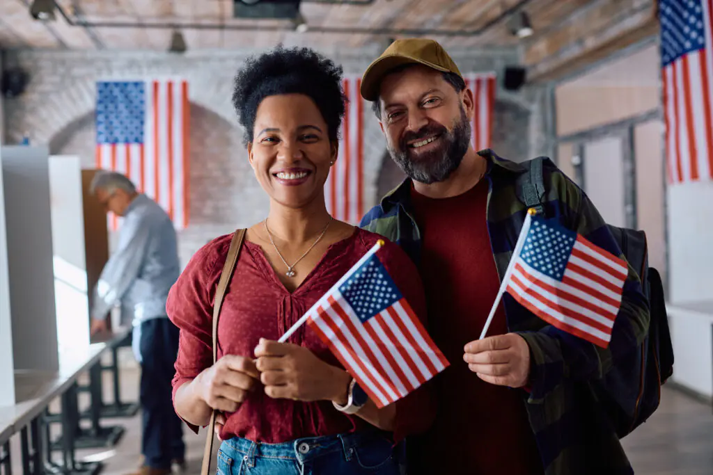 Pareja hispana en Miami explora el Parole in Place para obtener green card sin haber entrado legalmente — HHA Law