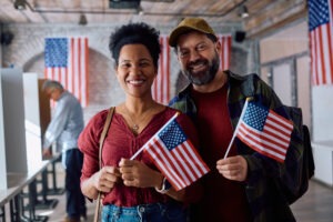 Pareja hispana en Miami explora el Parole in Place para obtener green card sin haber entrado legalmente — HHA Law